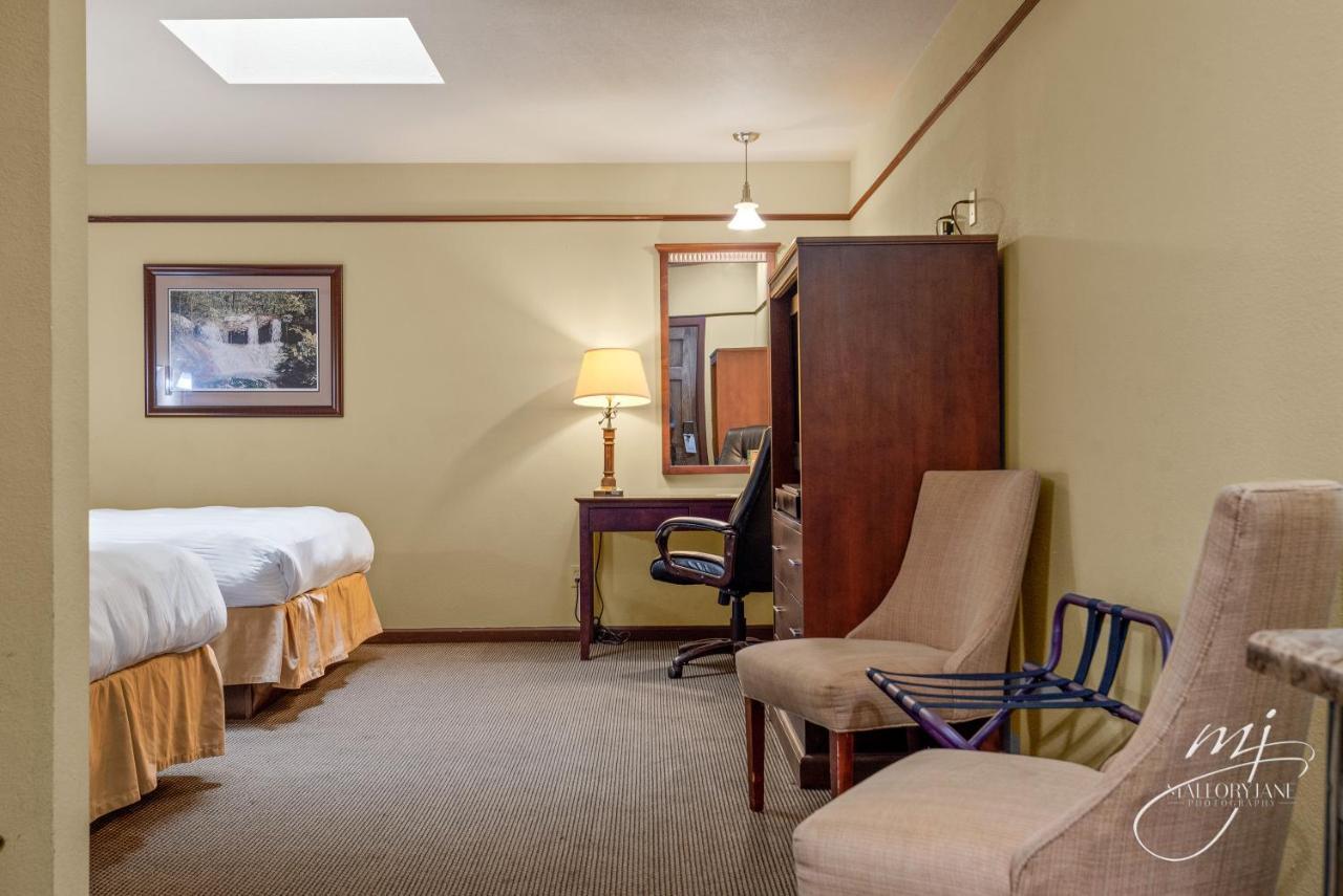 Hotel Seville Harrison Exterior photo