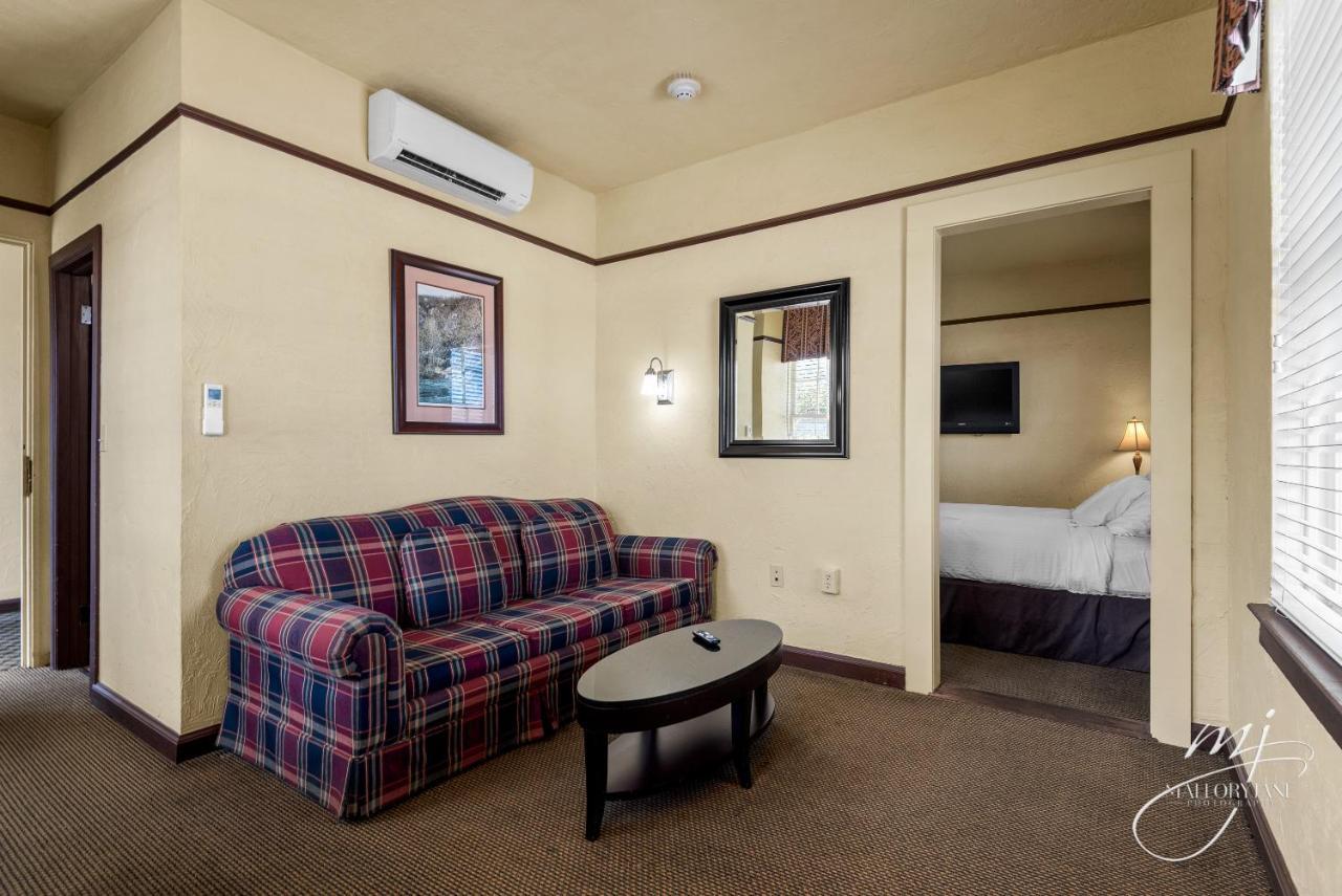 Hotel Seville Harrison Exterior photo